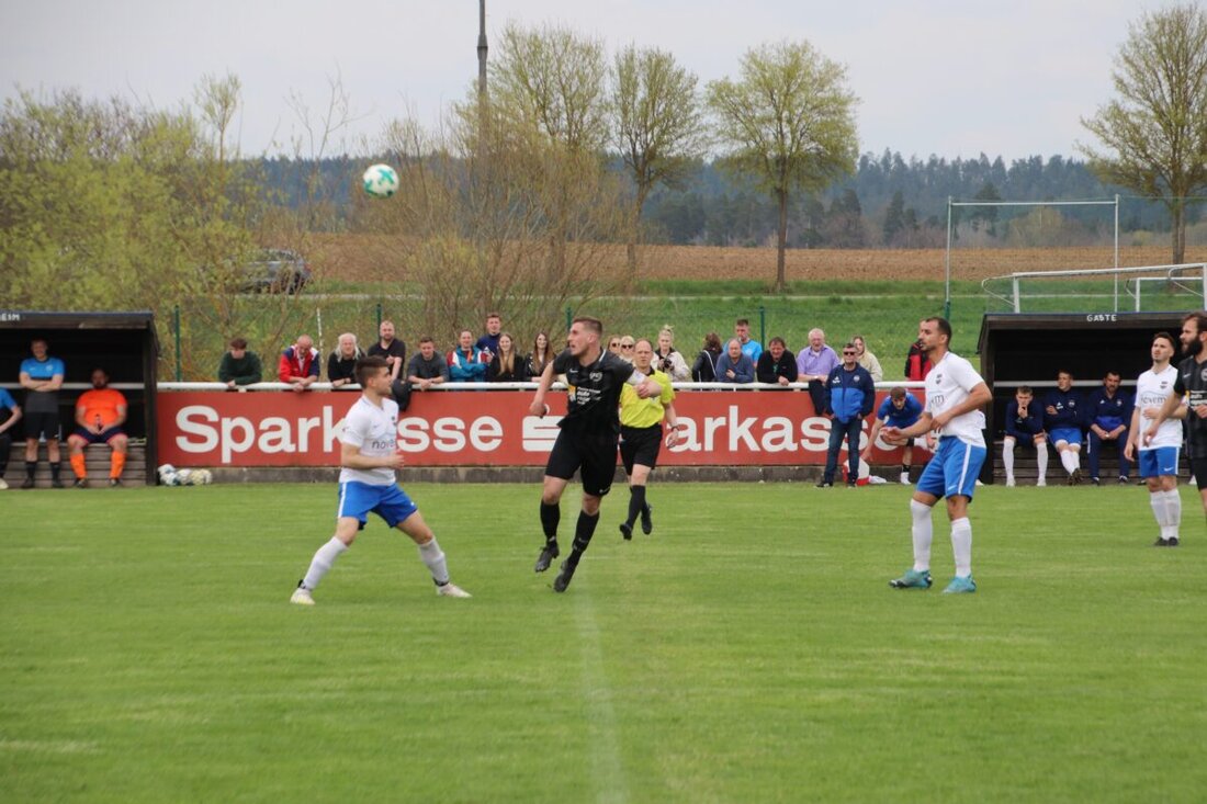 Tremmersdorf. Es war kein hochklassiges, aber kampfbetontes und emotionales Derbay am Samstagnachmittag zwischen dem FC Tremmersdorf-Speinshart und dem FC Vorbach.