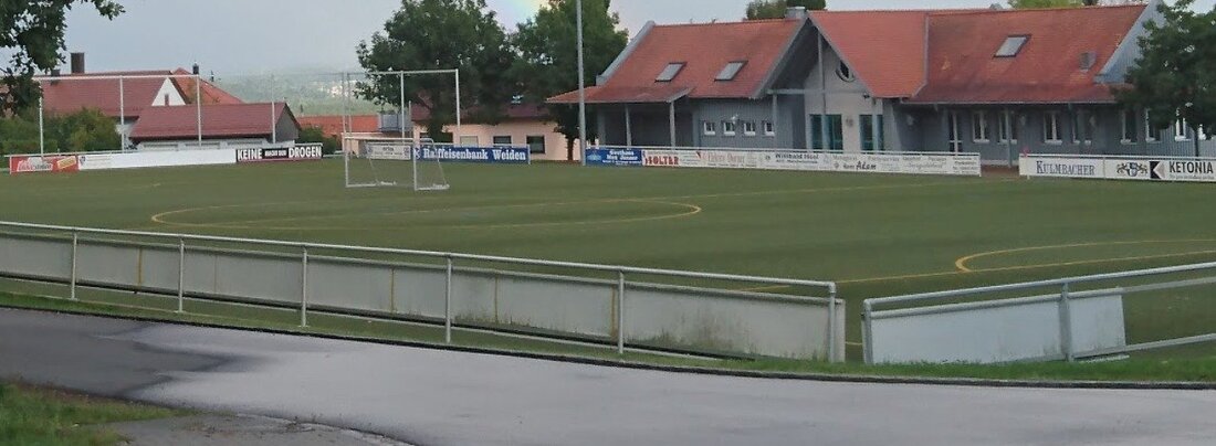 Parkstein. War es ein böser Zufall oder doch böse Absicht? Ein zerkratztes Auto gibt der Polizei Neustadt/WN Rätsel auf.  Laut Polizei hatte eine Physiotherapeutin aus Altenstadt/WN ihren weißen BMW X1 [&hellip;]