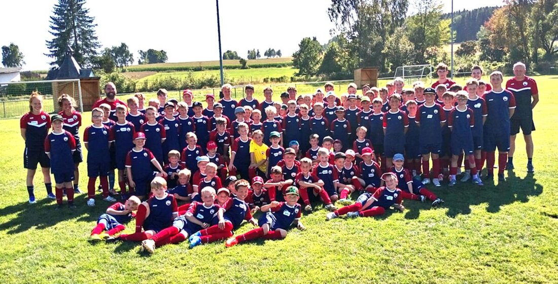 Waldsassen-Kondrau. Franz Heinrich organisiert zum 15. Mal die Hans Dorfner Fußballschule mit über 100 Kindern, Training und Turnieren. Jedes Kind erhält eine Trainingsausrüstung; für Verpflegung ist auch gesorgt.