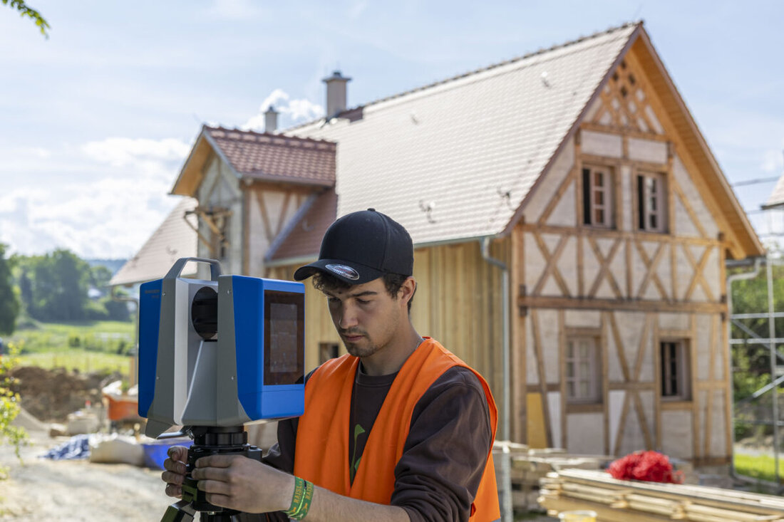 Amberg/Bärnau. Studenten und Professoren sind diese Woche im Geschichtspark Bärnau eingezogen. Sie starten drei interessante Vermessungsprojekte. Eines davon wird das verschwundene Dorf Paulusbrunn wieder auferstehen zu lassen - zumindest virtuell.