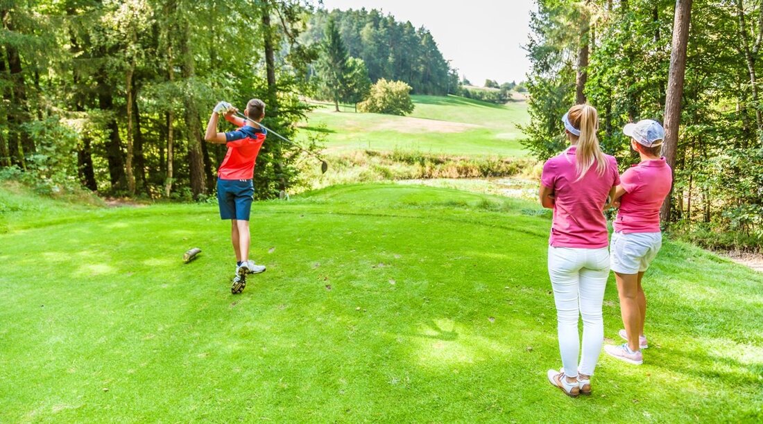 [Advertorial] Neunburg vorm Wald/Kemnath bei Fuhrn. Unter dem Motto „Einfach vorbeikommen, kostenlos ausprobieren und Spaß haben“ lädt der Golf- &amp; Landclub Oberpfälzer Wald e. V. am 05. Mai gemeinsam mit 450 [&hellip;]