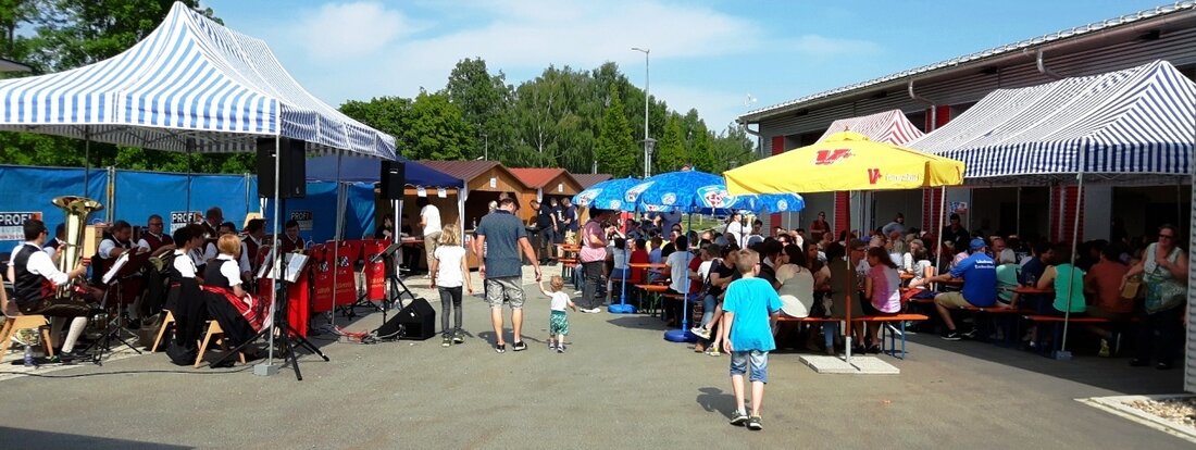 Eschenbach. Beim traditionellen Gartenfest der Feuerwehr Eschenbach planen die Feuerwehrler ein ganz besonderes Highlight. “Der Neue” stellt sich vor.  Am kommenden Sonntag, den 18. Juni lädt die freiwillige Feuerwehr zum [&hellip;]