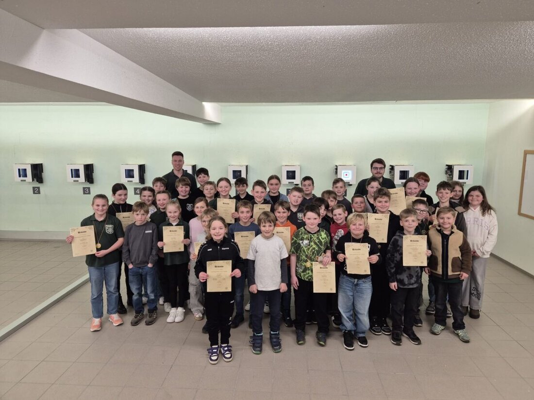 Holzhammer. Das Gaujugendschießen mit Lichtgewehr der Gaujugend des Schützengaus Nabburg lockte 54 Kinder an und sorgte für strahlende Gesichter. Dank des Gastvereins Holzhammer liefen die Wettkämpfe reibungslos.