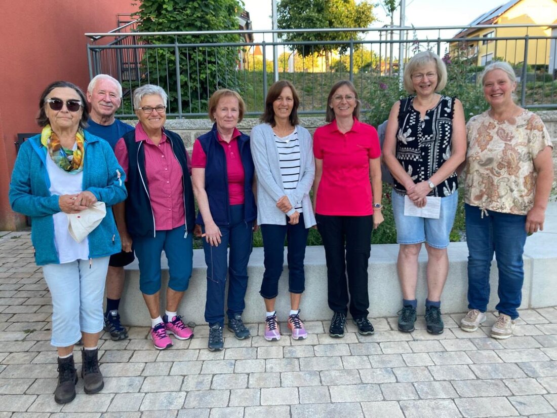 Leuchtenberg. Über 35 Mal ist die Gymnastikgruppe zur Wallfahrtskirche Maria Heimsuchung auf den Fahrenberg gepilgert. Sie starteten um sechs Uhr mit KDFB und Frauengruppe Döllnitz und gedachten Hans Josef Völkl in einer Messe.