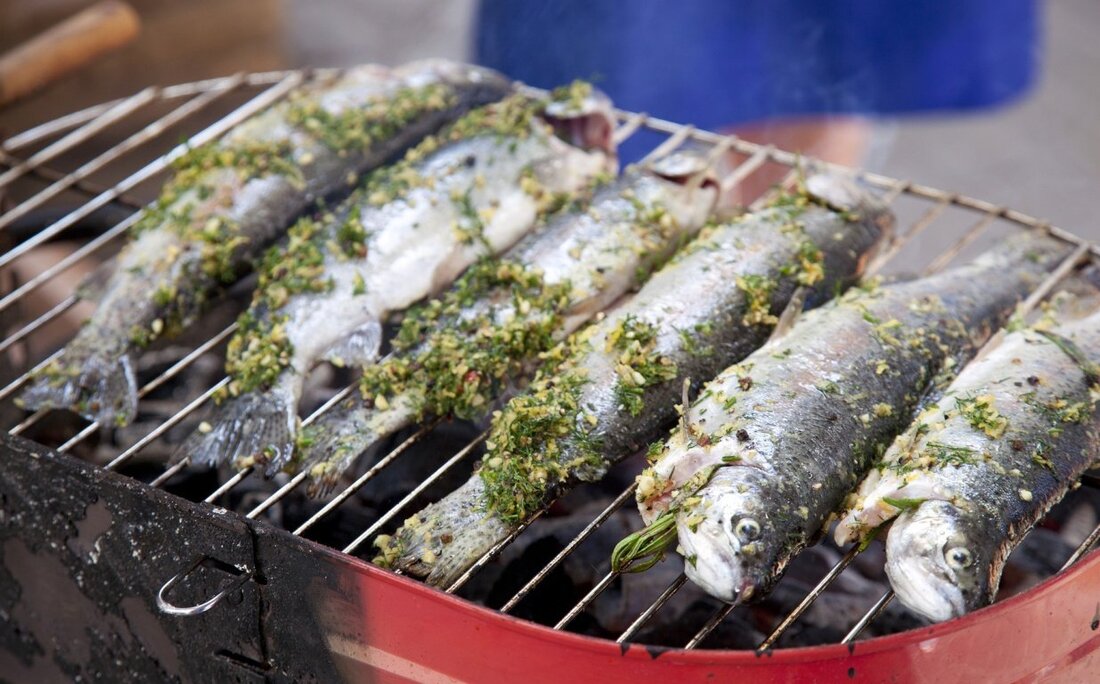 Floß. Erneut kann der Fischereiverein sein traditionelles Fischerfest nicht in gewohnter Weise feiern – auf die leckeren Schmankerl aus heimischen Teichen muss aber dennoch niemand verzichten.