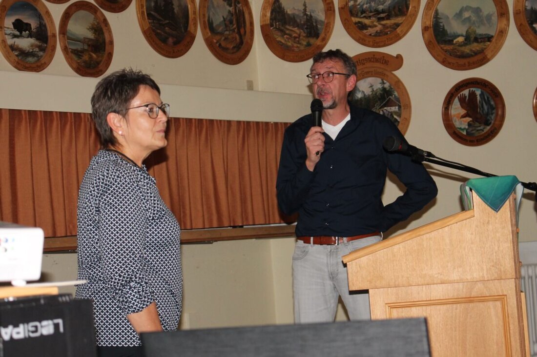 Preißach. Geoparkranger Stefan Schäffler beleuchtet die Geschichte der slavischen "Mirga"-Siedlung, die im Dreißigjährigen Krieg durch Schweden zerstört wurde. Archäologische Funde bestätigen die Existenz der Siedlung und ihre Zerstörung.