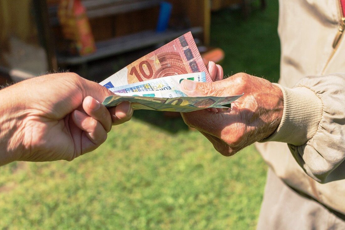 Vohenstrauß. Die Polizei bittet Zeugen sich zu melden. Scheinbar sind in der Gegend Bettler unterwegs, die eine Notlage vortäuschen. 