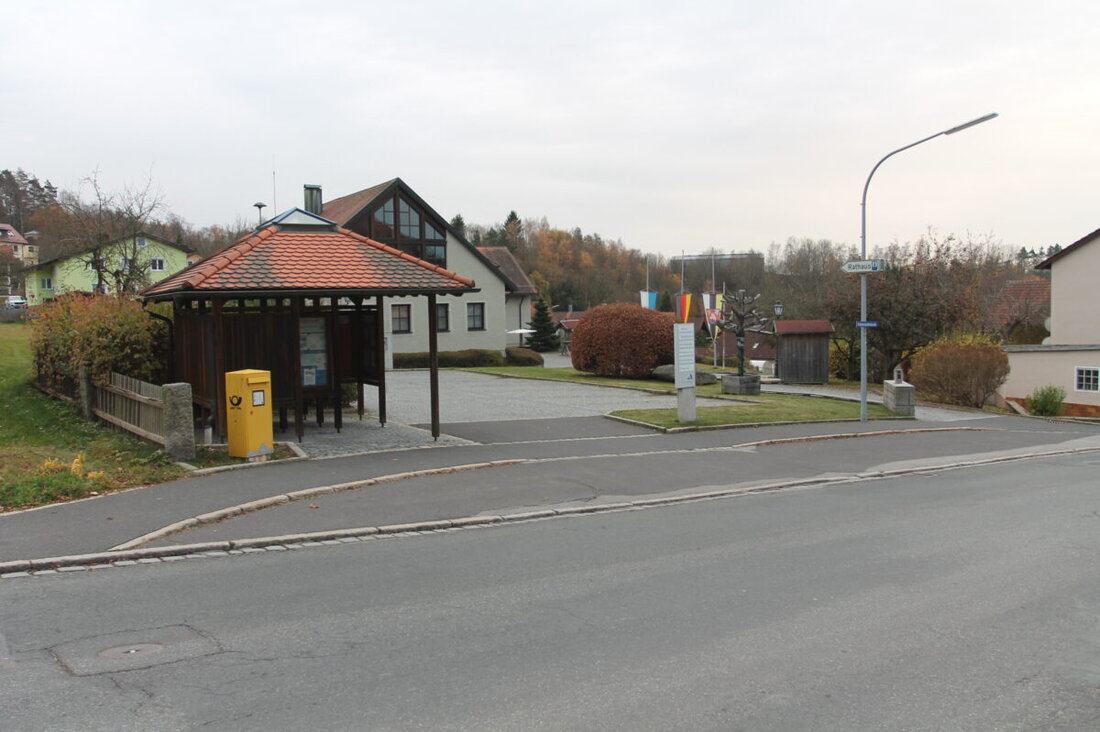 Flossenbürg. Der Gemeinderat stellt die Städtebauförderung neu auf: Projekte von Schlossbergstraße bis Rathausumfeld sowie eine Studie zur alten Schule starten mit Bürgerbeteiligung und sollen mit hohen Fördersätzen vorankommen.