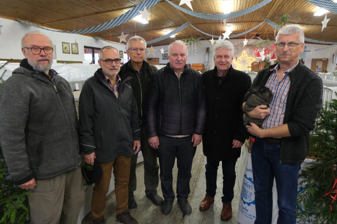 Floß. Die gemeinsame Kleintierschau der Vereine aus Floß, Vohenstrauß und Neustadt/WN lockte viele Familien an und zeigte die Stärke der Gemeinschaft. Insgesamt wurden 254 Tiere präsentiert.