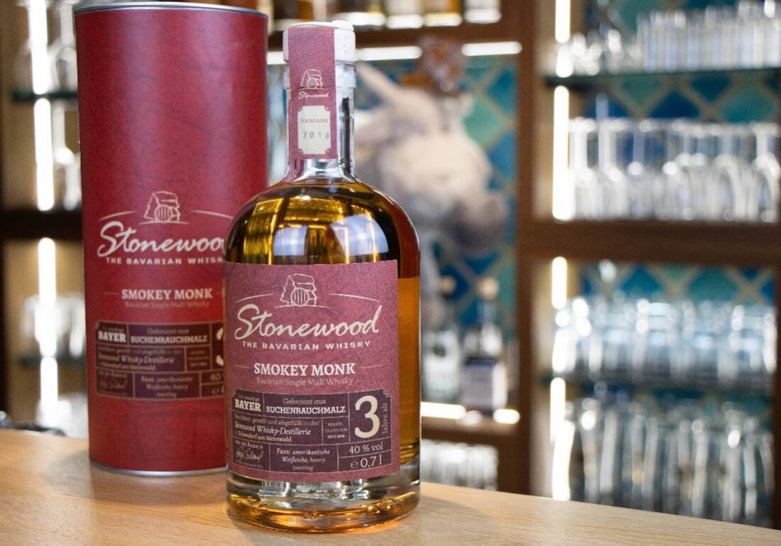 Amberg. Hotel Brunner lädt am 23. April 2026 um 18.30 Uhr im Amberg, Atelier Teufelsbäck zu einer Verkostung der Brennerei Schraml ein, begleitet von feinem Bio-Käse und herzhaften Räucherschmankerln regionaler Partner. Sichern Sie Ihr Ticket über okticket.de und genießen Sie ausgezeichnete Edelbrände.