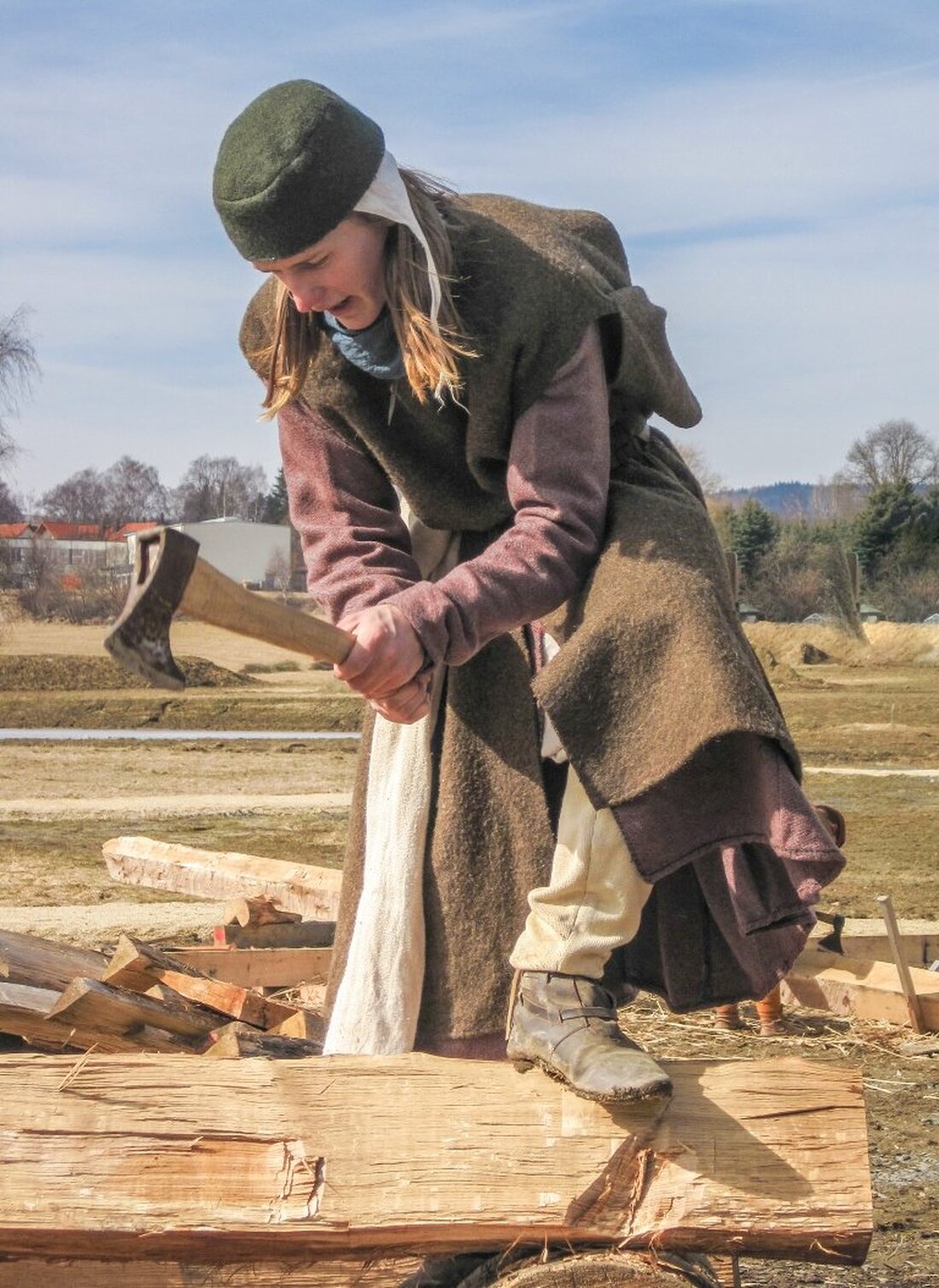 Bärnau. Es ist der perfekte Ort für eine Zeitreise: Der Geschichtspark Bärnau-Tachov bietet bis November ein spektakuläres Programm. Von Udo Fürst Dem Feuer zum Trotz: Das größte mittelalterliche Freilandmuseum Deutschlands startet [&hellip;]
