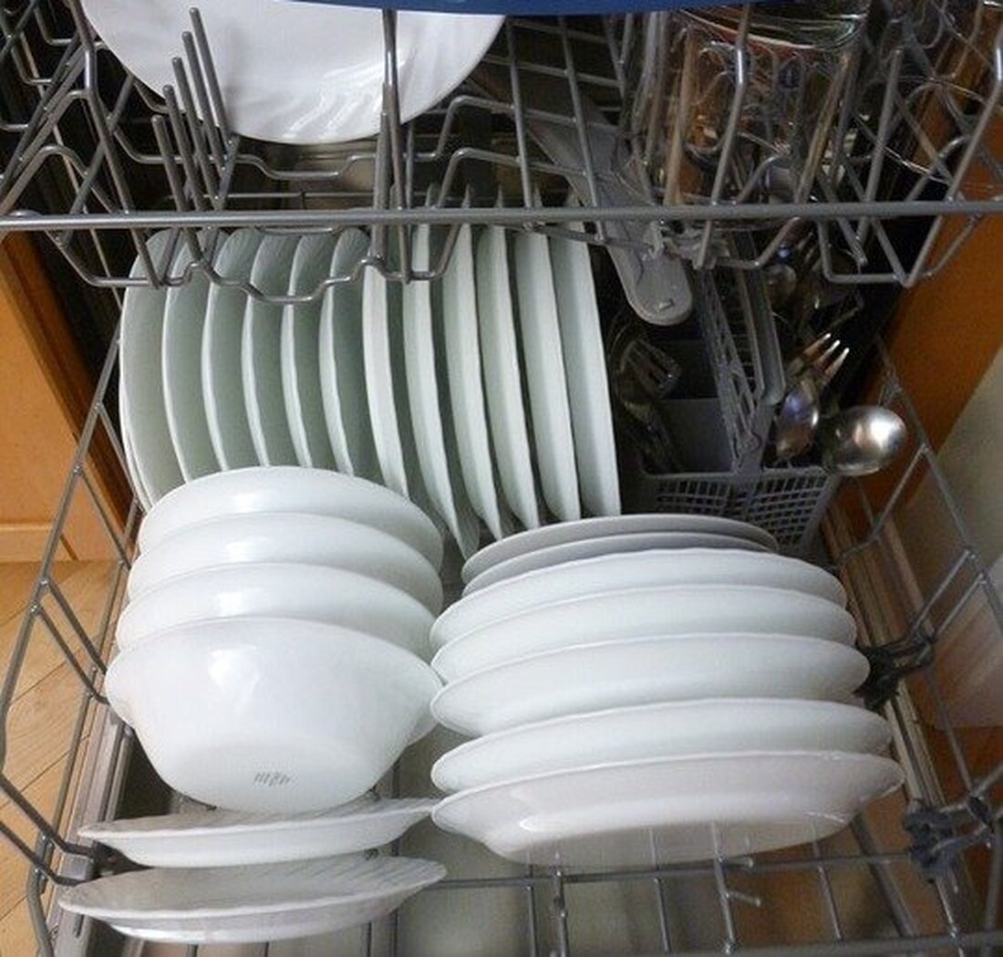 Trabitz/Drahthammer. Ein laufender Geschirrspüler hat in Trabitz einen Brand ausgelöst.  Eine Küche hat im Trabitzer Ortsteil Drahthammer am Samstag gegen 17:30 Uhr gebrannt. Grund dafür war laut Polizei vermutlich ein [&hellip;]