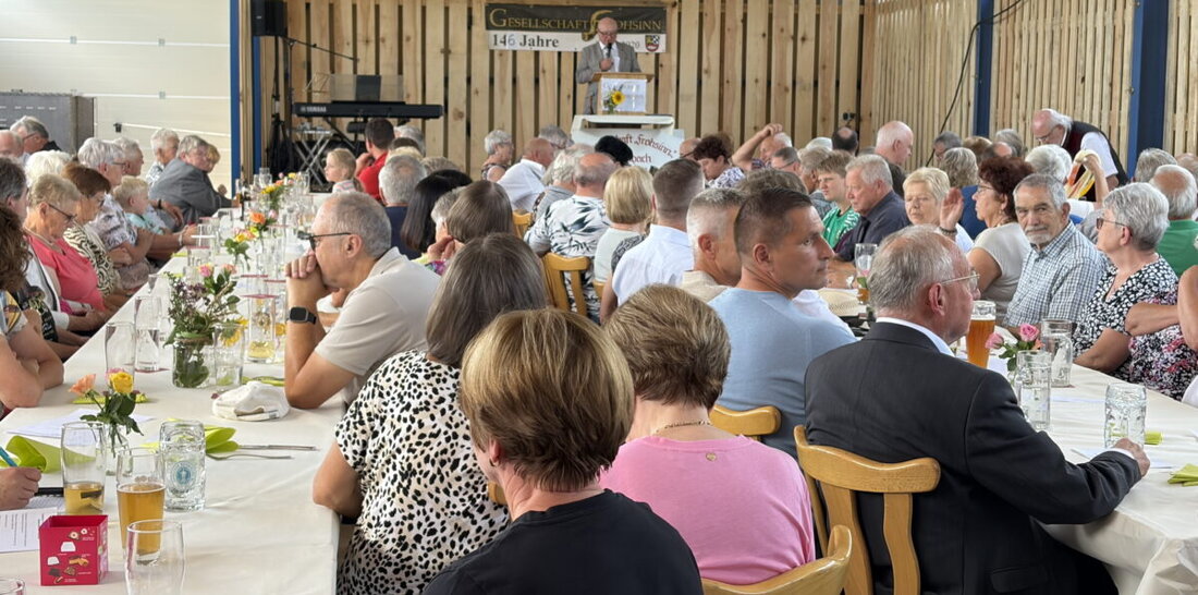 Tremmersdorf. Die Gesellschaft Frohsinn feierte ihre Generalversammlung als Familienfest und meldete mit 650 Mitgliedern einen Rekord. Präsident Erwin Dromann wurde im Amt bestätigt, das 145-jährige Jubiläum prägte den Rückblick.