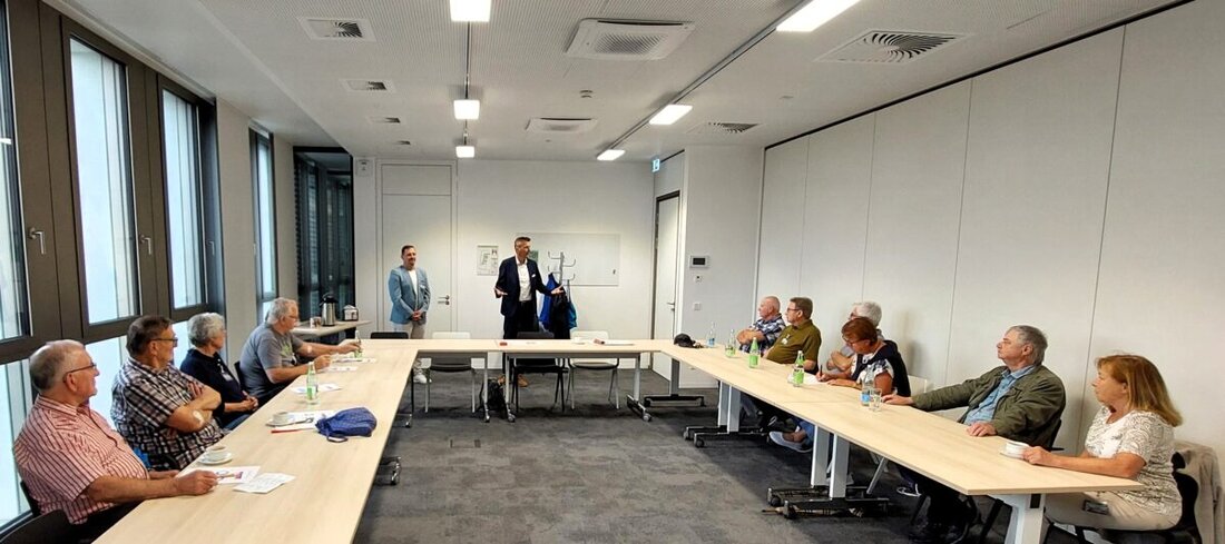 Weiden. Die Gesundheitsregion plus verbessert seit 2015 in Weiden, Neustadt und Tirschenreuth medizinische Versorgung und Prävention, steht aber vor Herausforderungen wie Versorgungslücken und Pflegenotstand. Finanzierung ist bis 2027 gesichert, danach übernehmen die Gesundheitsämter die Aufgaben.