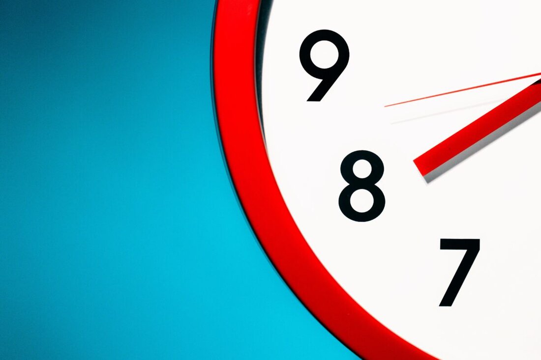 Weiden. Die NGG warnt vor längeren Arbeitstagen und will den Acht-Stunden-Tag verteidigen. Laut Pestel-Institut leisten Beschäftigte hier täglich rund 124.000 Stunden. Überstunden und Schichtwechsel belasten die Gesundheit.