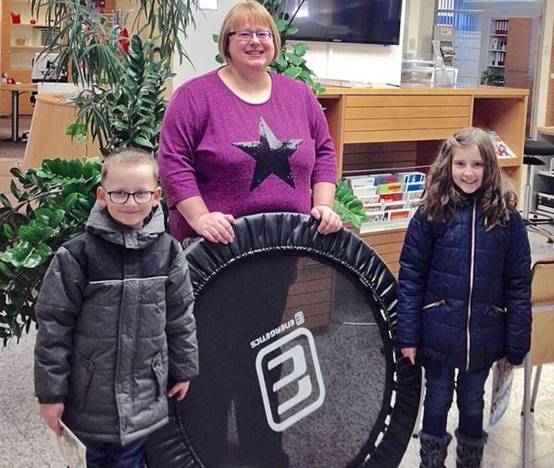 Grafenwöhr. Ein Traum ging in Erfüllung. Die neunjährige Lina Kastner räumte bei der Weltsparwoche den Hauptpreis ab. Diese Woche wird die neunjährige Lina Kastner nicht mehr so schnell vergessen. Anlässlich [&hellip;]