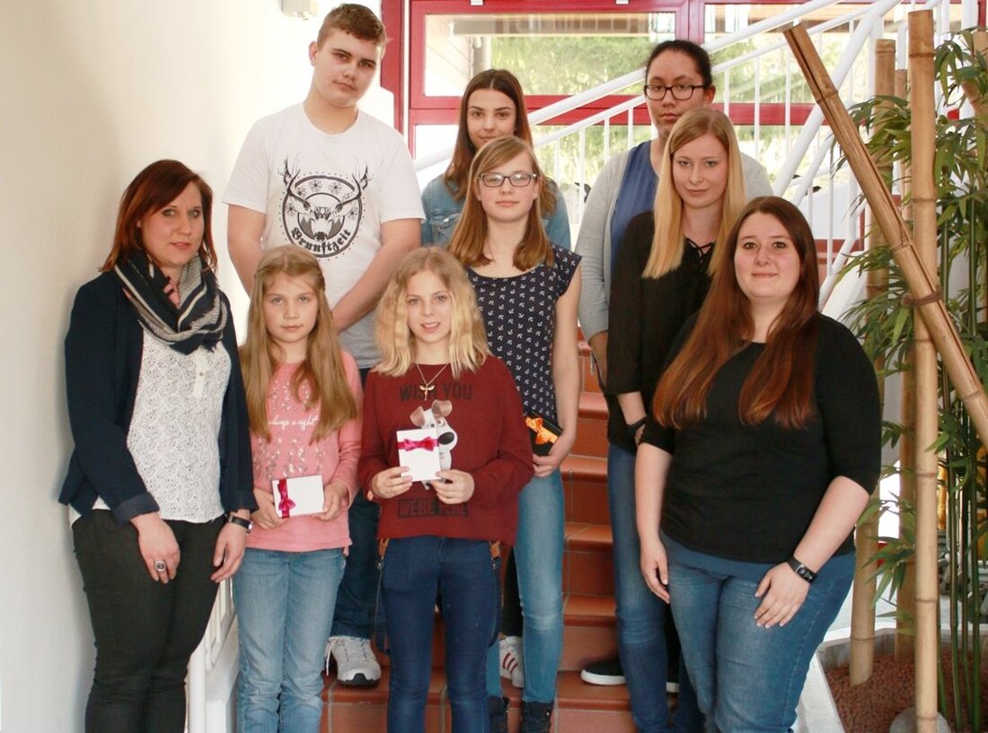 Waldsassen. Ein tolles Gefühl hatten sicher diese sechs Schülerinnen und Schüler der Mittelschule, als sie erfahren haben, dass sie einen 100 Euro Amazon-Gutschein gewonnen haben. Im Zusammenhang mit der diesjährigen [&hellip;]