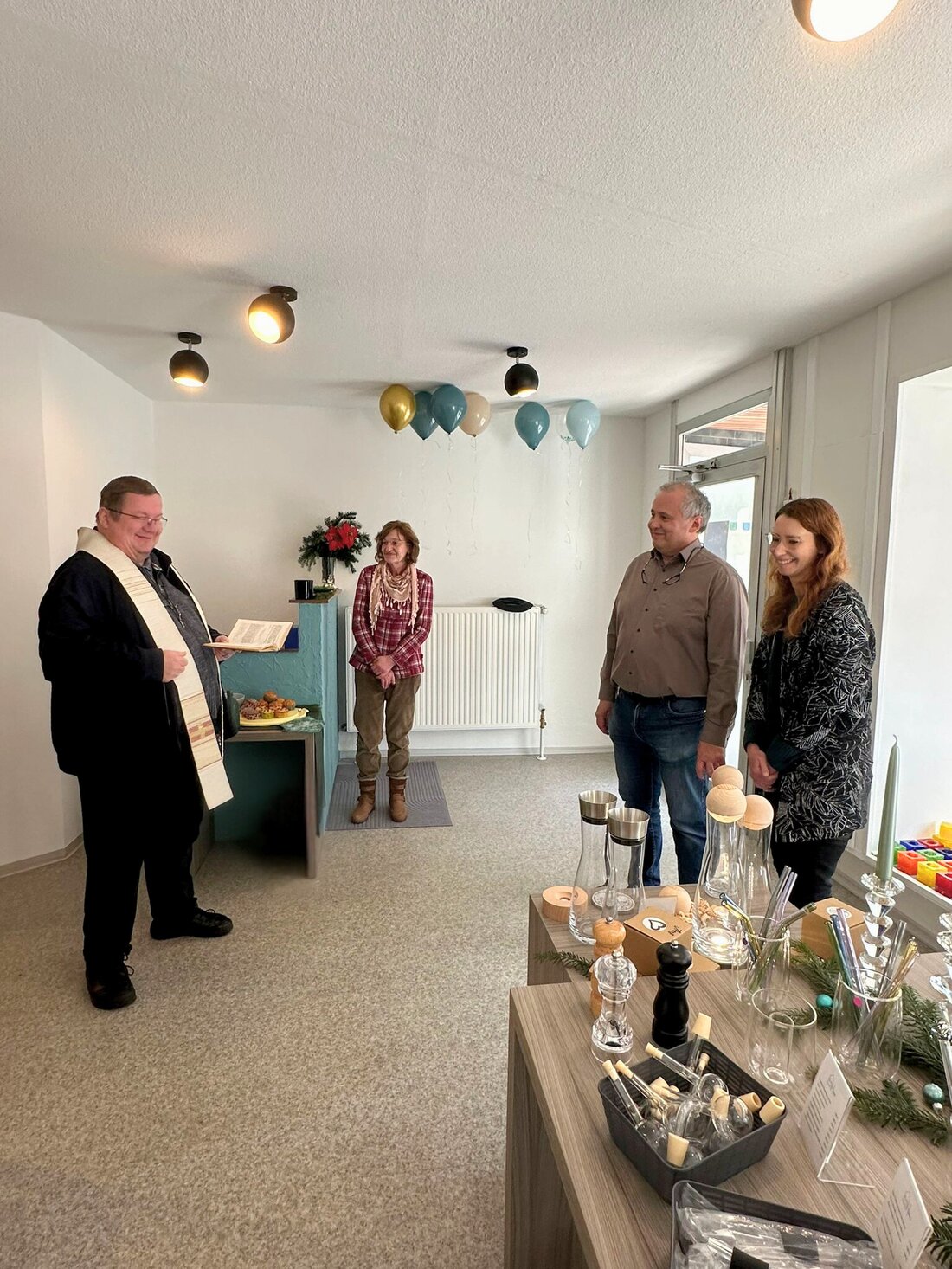 Windischeschenbach. Das "GlasHaus - Geschenke & Gravuren" eröffnete Mitte November und bietet Produkte und persönliche Gravuren an. Die Familie Stangl möchte dem Ort neues Leben einhauchen.