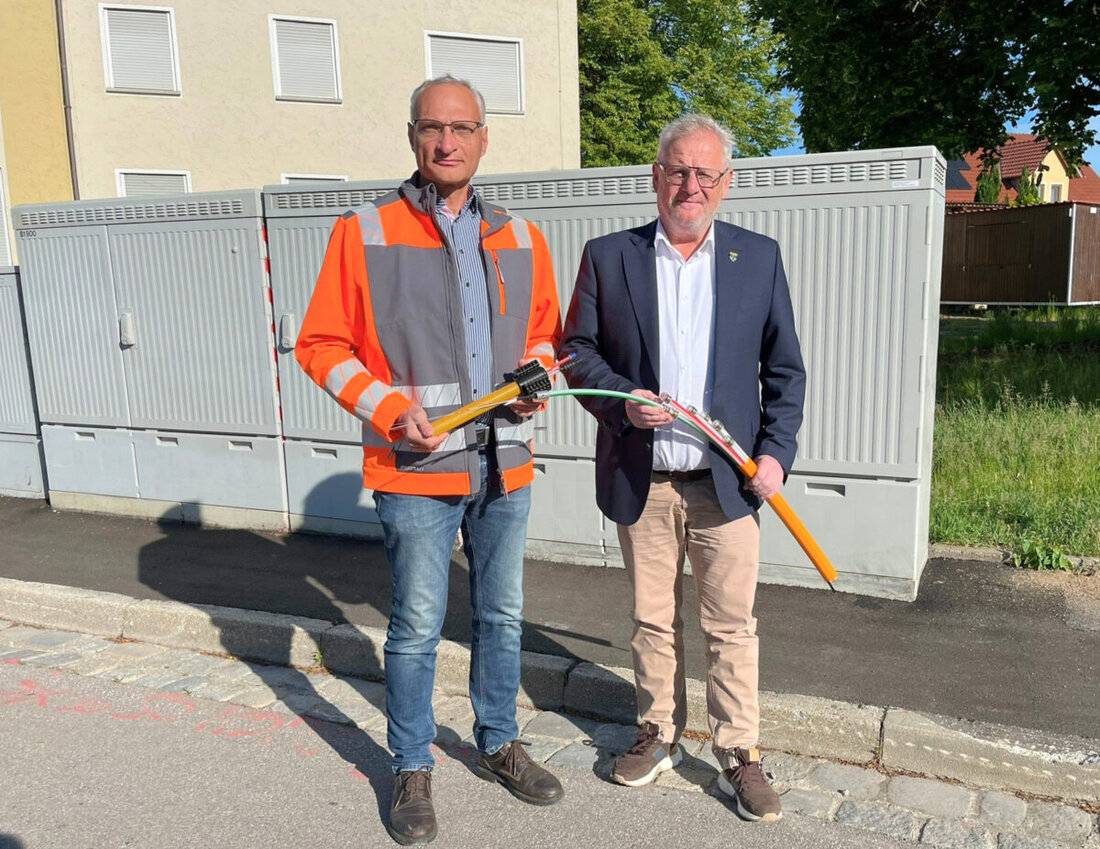 Schwandorf. Nach dem Rückzug von LEONET aus dem Glasfaserausbau in Büchelkühn hält die Stadt am Ziel fest: schnelles Internet für das gesamte Stadtgebiet. Gespräche mit Netzbetreibern und Förderprogramme sollen den Ausbau sichern.