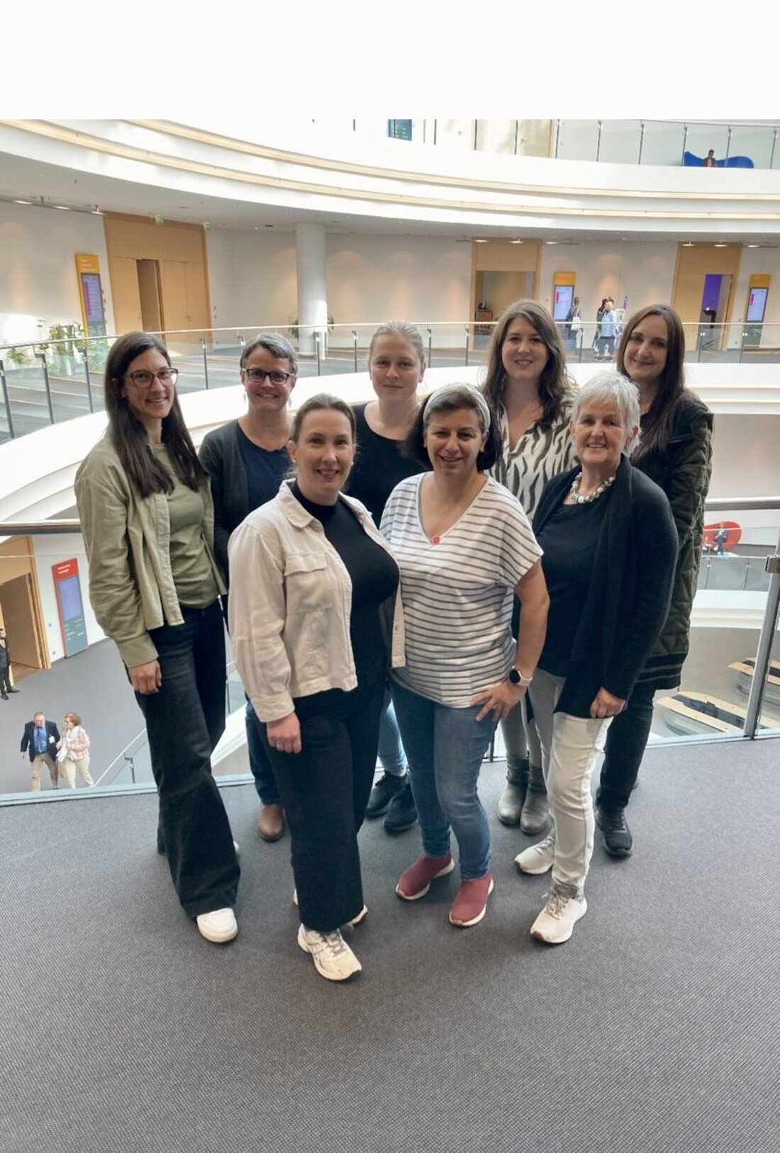 Tirschenreuth. Oberpfälzer Gleichstellungsbeauftragte schlagen Alarm: Gewalt gegen Frauen nimmt zu. In Bayern erleben jährlich 50.000 Betroffene häusliche Gewalt, 40 Frauen sterben – Prävention und Netzwerke sind entscheidend.