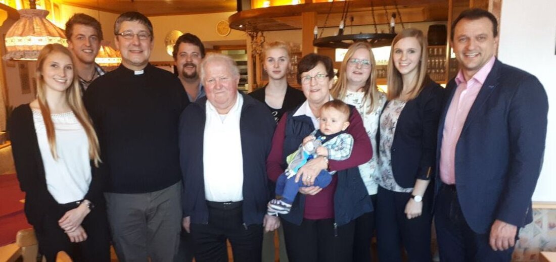 Leuchtenberg/Kleßberg. Großer Freudentag für Familie Federl: Theresia (71 Jahre) und Josef Federl (74) feierten ihre Goldene Hochzeit.  Von Sieglinde Schärtl Mit einem Dankgottesdienst in der St. Jakobuskirche in Döllnitz begann [&hellip;]