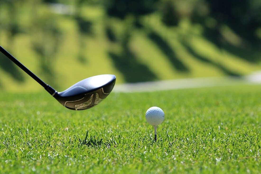 Luhe-Wildenau/Schwanhof. Ein Dieb hatte es auf Golfschläger am Golfplatz Schwanhof abgesehen. Laut Polizeiangaben wurden im Zeitraum von letztem Mittwoch, 19.00 Uhr, bis Samstag, 08.30 Uhr aus einer Caddybox am Golfplatz Schwanhof [&hellip;]