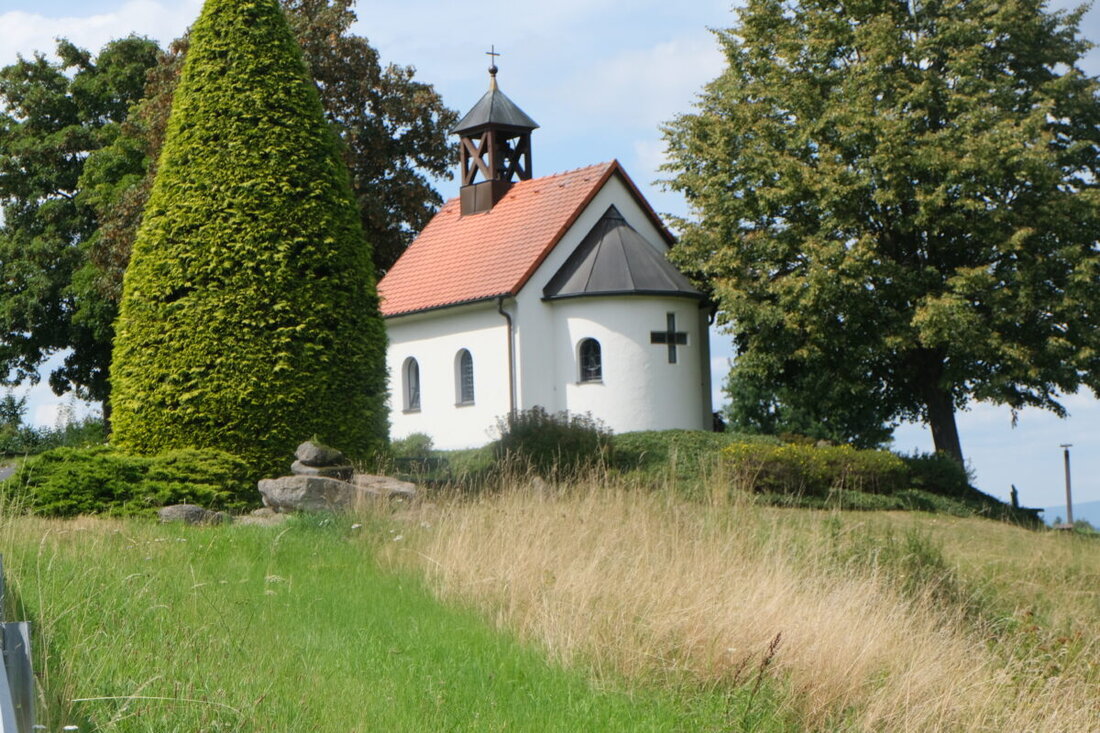 Floß. Der Verein rüstet fürs 100-jährige Jubiläum 2026 und plant Feste, Chronik und Werbetafeln. Höhepunkte sind ein „Jahrhundertweg“ ums Flosser Land über 35 Kilometer und ein Heimatnachmittag am Sonntag, 10. April ab 15 Uhr.