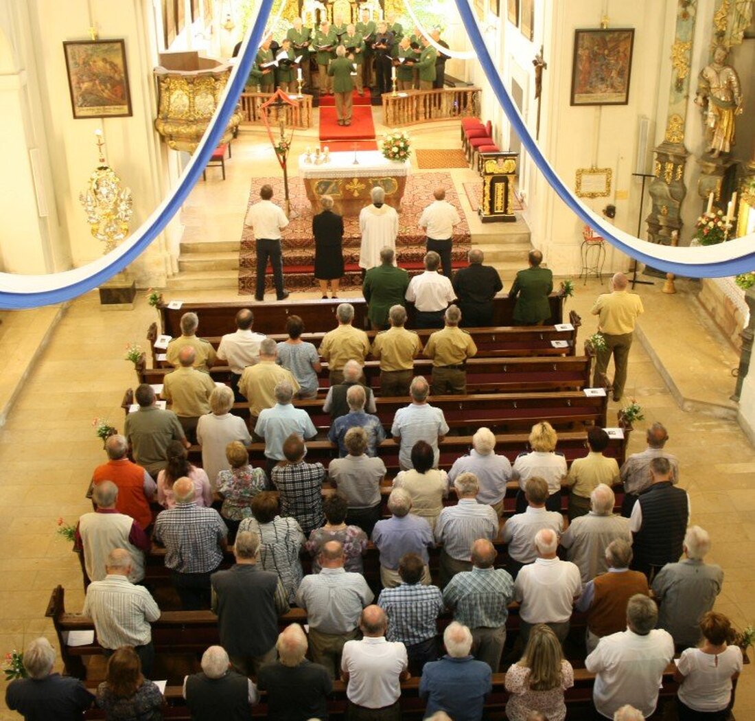 Ilsenbach. Die Polizeiinspektion Neustadt/WN feiert seit nunmehr 20 Jahren jährlich einen Gedenkgottesdienst in der Wallfahrtskirche St. Quirin. Auch in diesem Jahr kamen wieder zahlreiche Bedienstete mit ihren Angehörigen. Einmal im [&hellip;]