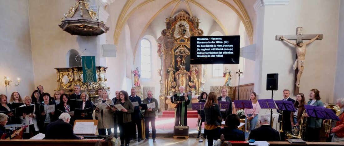 Floß. Die Aktion „GOTTesdienst erleben“ in Floß und Flossenbürg nach dem Vorbild des Back-to-Church-Sunday lockte am 27. September und 28. September viele Menschen in die Kirchen und war ein Erfolg.