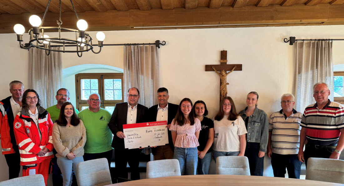 Grafenwöhr. Die Vereinigte Sparkassen spenden 11.600 Euro für die Förderung der Jugendarbeit und unterstützen damit verschiedene Organisationen und Vereine in Grafenwöhr.