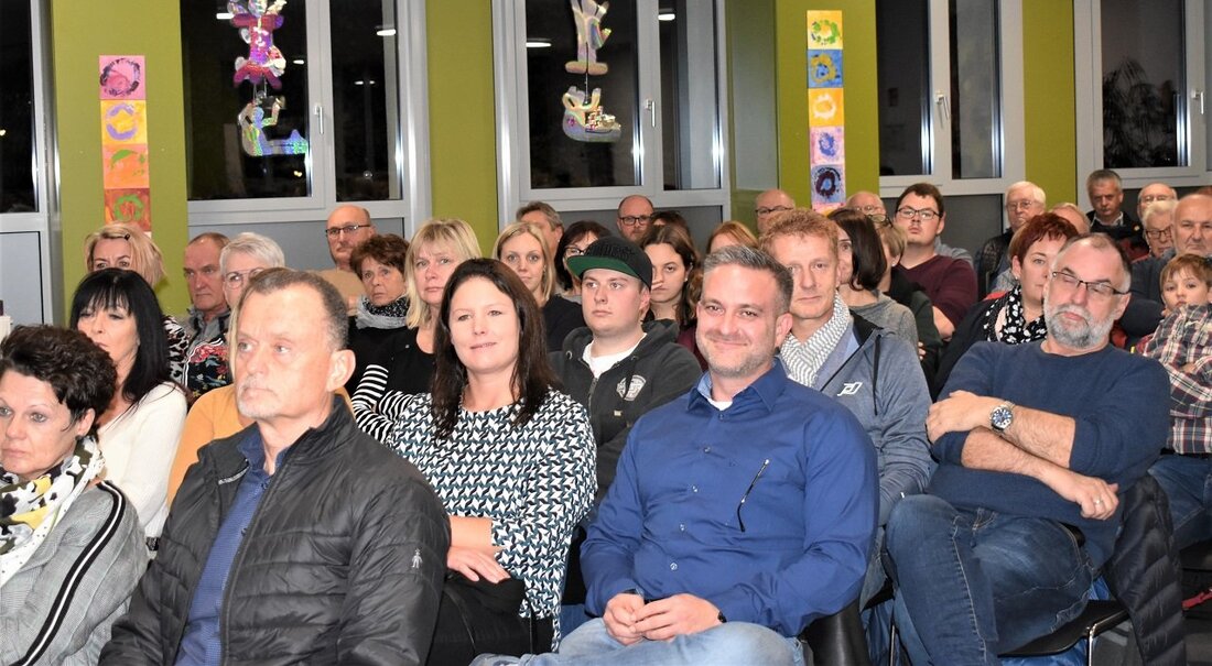 Grafenwöhr. Das Jahr 2019 stand für die Stadt Grafenwöhr im Zeichen der Infrastruktur. Bürgermeister Edgar Knobloch berichtete in der Bürgerversammlung, dass viel passiert sei und sich die Stadt nun in [&hellip;]