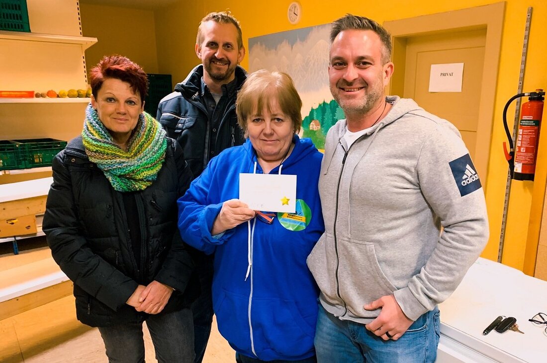 Grafenwöhr. Für leuchtende Kinderaugen und Freude konnte jeder am Grafenwöhrer Adventsmarkt beitragen. Am Glühweinstand der SPD stand eine Spendenbox für den Bürgerladen Grafenwöhr.  Von Doris Mayer-Englhart Dabei kamen 125 Euro [&hellip;]