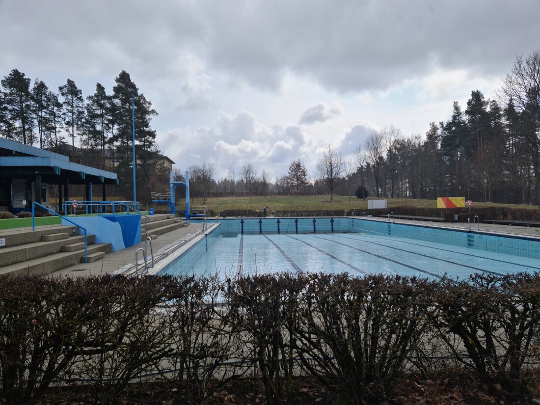 Grafenwöhr. Bürgermeister Edgar Knobloch will auch in diesem Jahr wieder das Waldbad öffnen und am bewährten Konzept festhalten. Johannes Stauber legt im Stadtrat sogar einen Antrag auf eine frühzeitige Öffnung für Sportler vor.