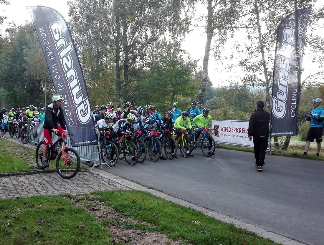 Schwarzenbach. Am 27. April 2025 findet der Gunsha Gravelday mit drei Offroad-Touren für verschiedene Fitnesslevel statt. Veranstaltet von der IKON Stiftland, kostenlos, Anmeldung erforderlich.