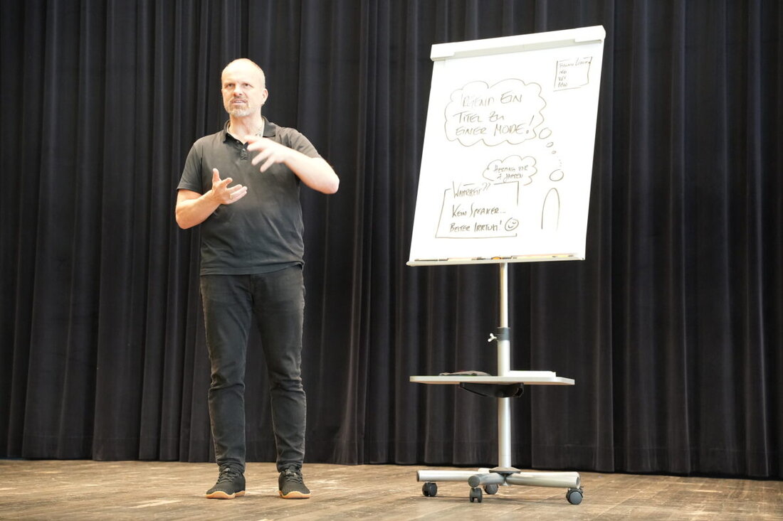 Neunburg vorm Wald. Der 8. Deutsch-Tschechische Branchentreff fokussierte auf Mechatronik und förderte grenzüberschreitende Kooperationen. Über 90 Akteure aus Wirtschaft und Wissenschaft diskutierten über Innovationen und knüpften neue Partnerschaften.