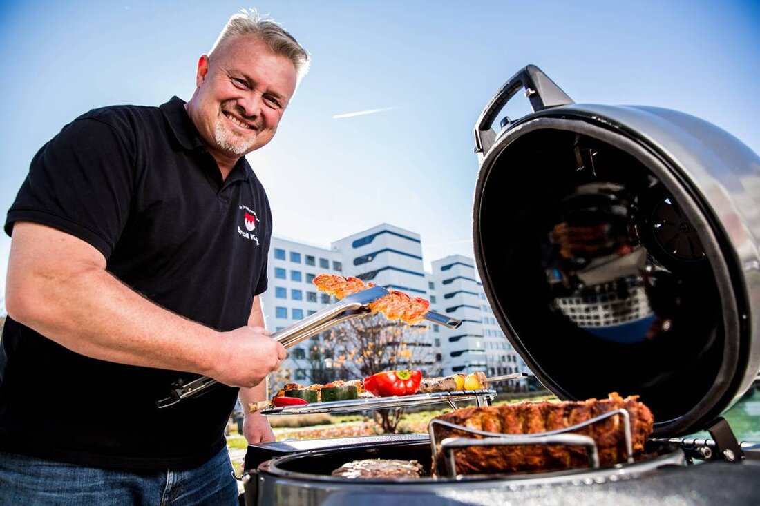 Kornthan/Wiesau. Von der deutschen Grillmeisterschaft ins Land der 1.000 Teiche: auf Einladung der ARGE Fisch e.V. schürt der amtierende deutsche Grillmeister Peter Zeitler in Kornthan den Grill an. Bei einem entspannten Grillnachmittag gibt er [&hellip;]