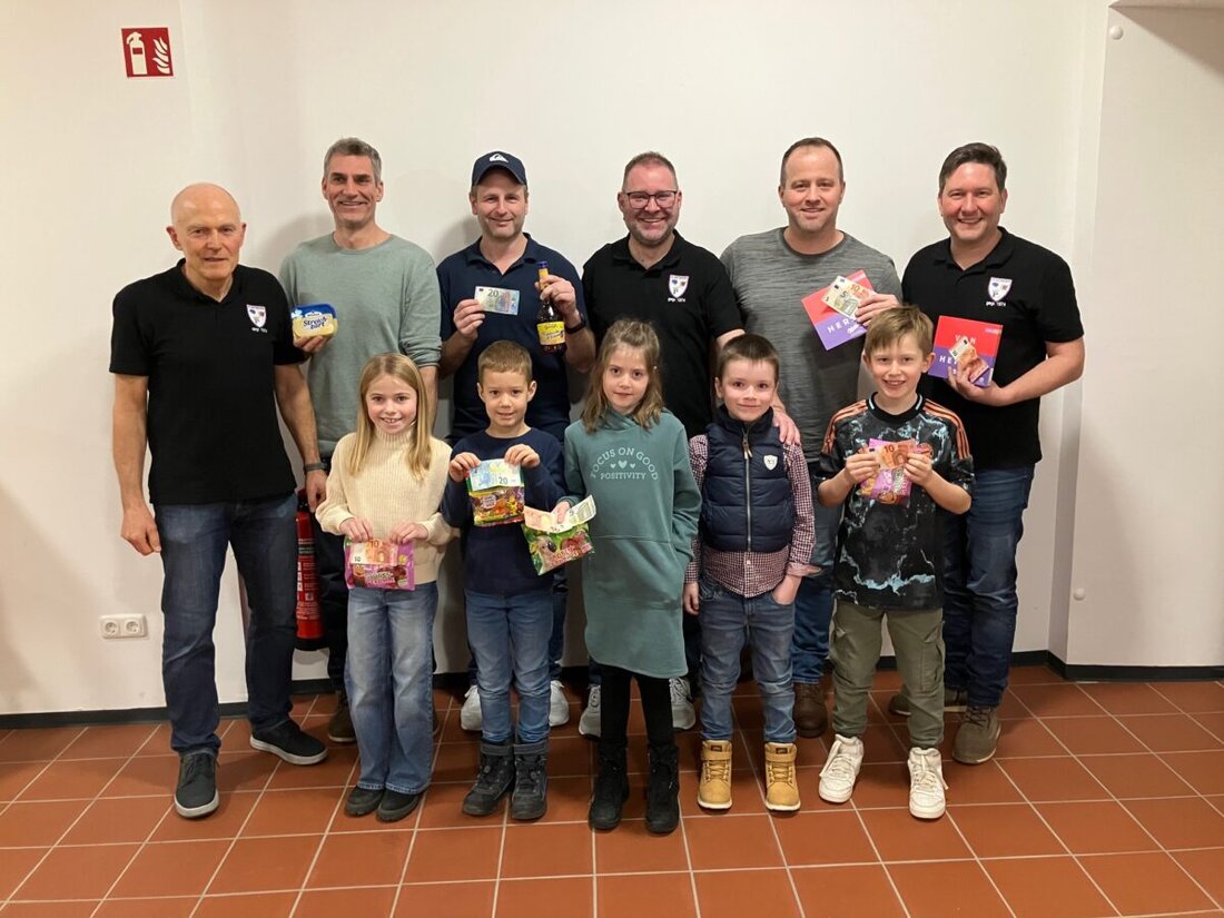 Pressath. Beim Preisneunerln des FC Hirtweiher Pressath am 19. Januar war das Vereinsheim voll, mit Jung und Alt verteilt an zehn Tischen. Kinder und Erwachsene spielten getrennt, es gab Geldpreise und für jedes Kind auch etwas Süßes.