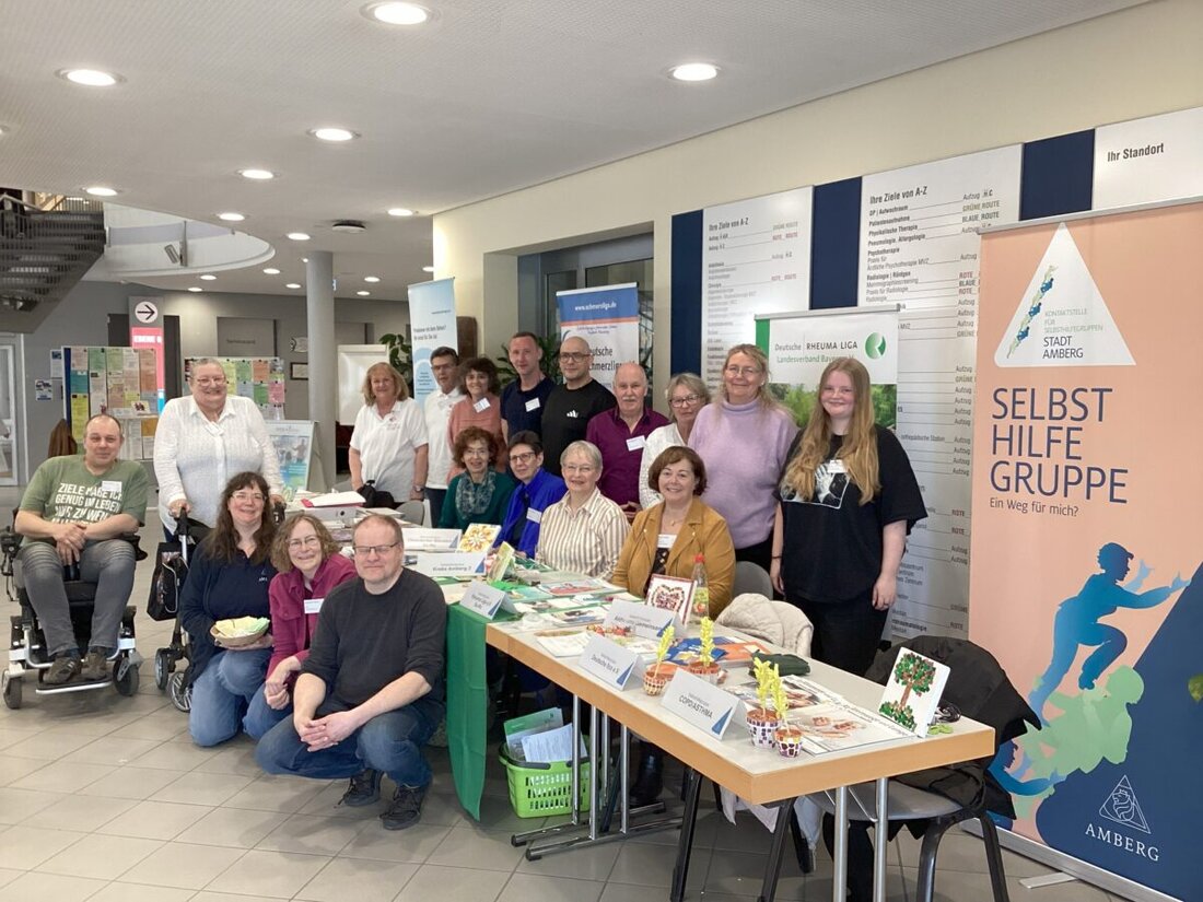 Amberg. Am 7. April, dem Weltgesundheitstag, lockte der Infotag der Selbsthilfegruppen im Klinikum St. Marien viele Menschen ins Foyer. Gespräche mit Betroffenen und Klinikpersonal stärkten Vernetzung, Zuversicht und Mut.