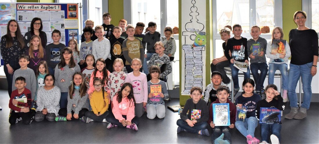 Grafenwöhr. Die Grafenwöhrer Schulkinder helfen bei der Rettungsaktion. Die Mission: Leseraupe Regibert vom Kirchturm retten!  Von Renate Gradl  Für die Schulkinder war es eine klare Sache: Leseraupe Regibert muss gerettet [&hellip;]
