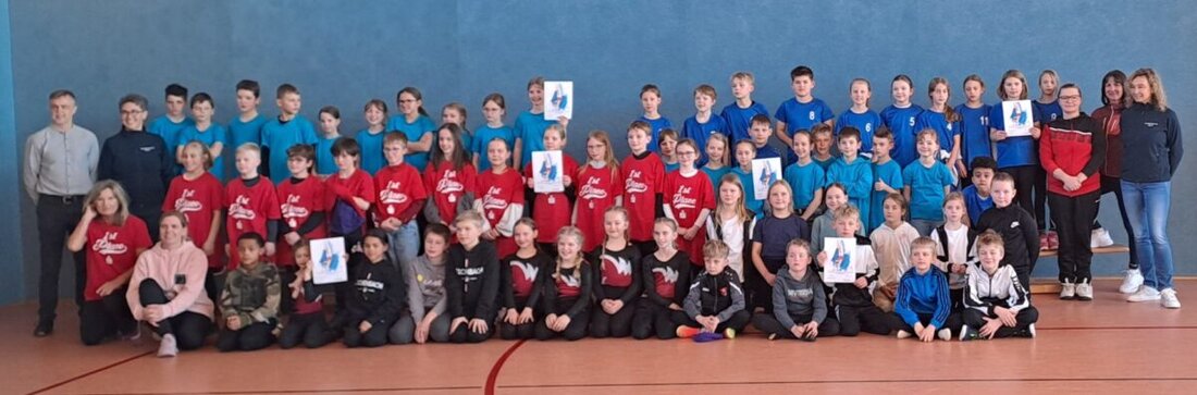 Pressath. Beim Grundschulwettbewerb Geräteturnen in Pressath siegte erneut die Mannschaft der Grundschule Neustadt. Alle Teilnehmer erhielten Urkunden, die Sieger zusätzlich T-Shirts.