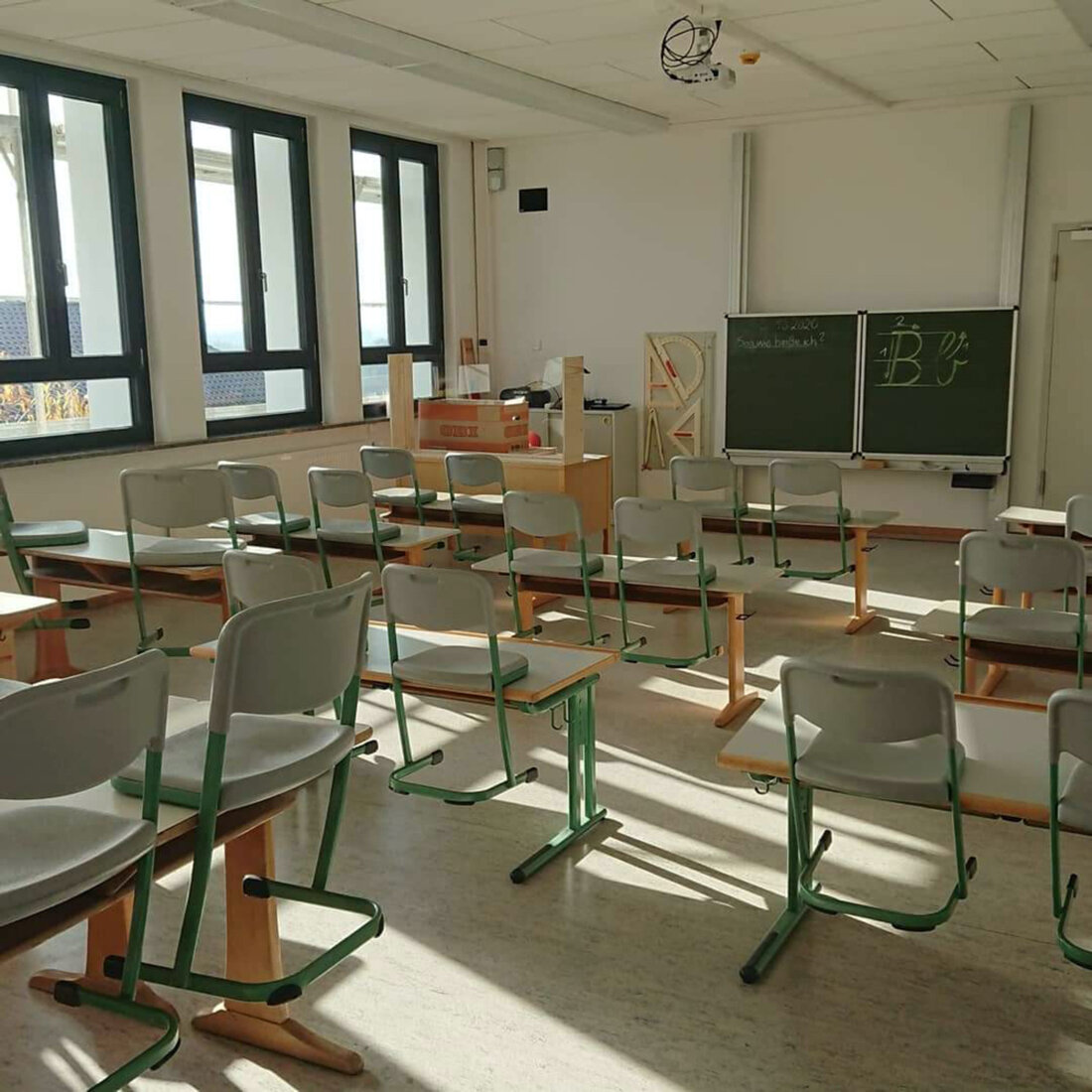 Flossenbürg. Die Grundschule startet am 16. September mit Gottesdienst um 8.15 Uhr, Erstklässler haben bis 10 Uhr Unterricht, Klassen 2 bis 4 bis 11.25 Uhr, das Mittagessen gibt es ab Woche zwei.