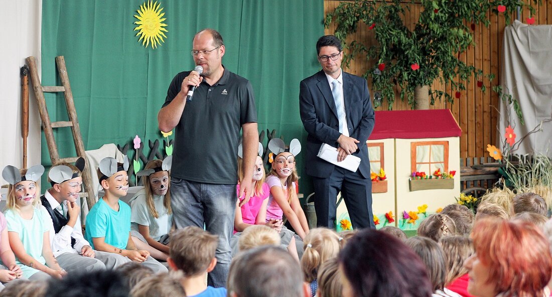 Schwarzenbach. Feste soll man ja bekanntlich feiern, wie sie fallen – vor allem, wenn der Anlass entsprechend ist. Und den hat es am Samstagnachmittag bei der Grundschule Parkstein am Standort [&hellip;]