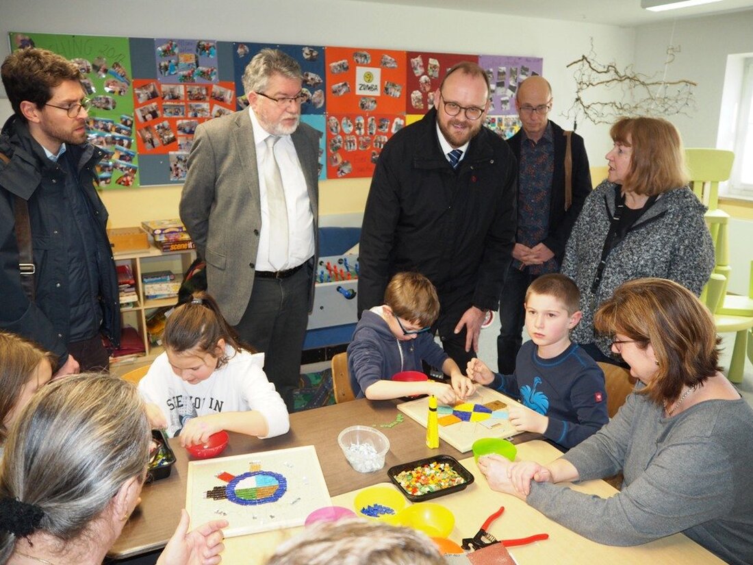 Neustadt/WN. Gesetzliche Vorgaben ab 2025 werfen ihre Schatten voraus. Ab diesem Jahr haben Eltern einen Rechtsanspruch für die Betreuung von Grundschulkindern am Nachmittag. Aus diesem Grund soll im Schuljahr 2020/21 [&hellip;]
