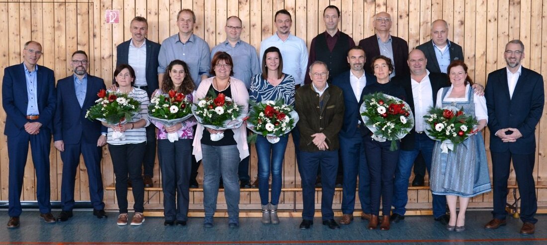 Parkstein. Traditionell hat WITRON auch dieses Jahr wieder Mitarbeiter geehrt, die schon ein Vierteljahrhundert im Unternehmen arbeiten. Inhaber Walter Winkler würdigte die Treue der langjährigen Mitarbeiter und zeigte außerdem den [&hellip;]