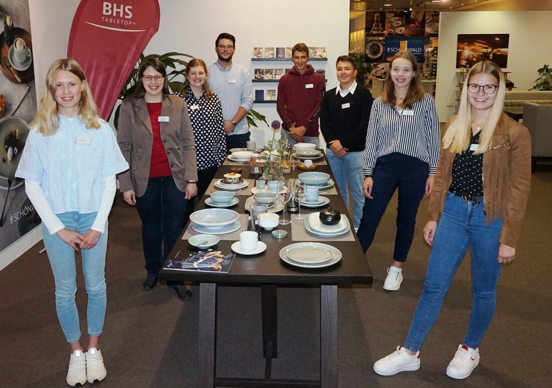 Weiden/Selb. Auch im bewegten Jahr 2020 setzt die BHS tabletop AG auf die Ausbildung von eigenem Nachwuchs. Neun junge Menschen begannen gestern ihre Berufsausbildung, fünf davon am Standort Schönwald und [&hellip;]