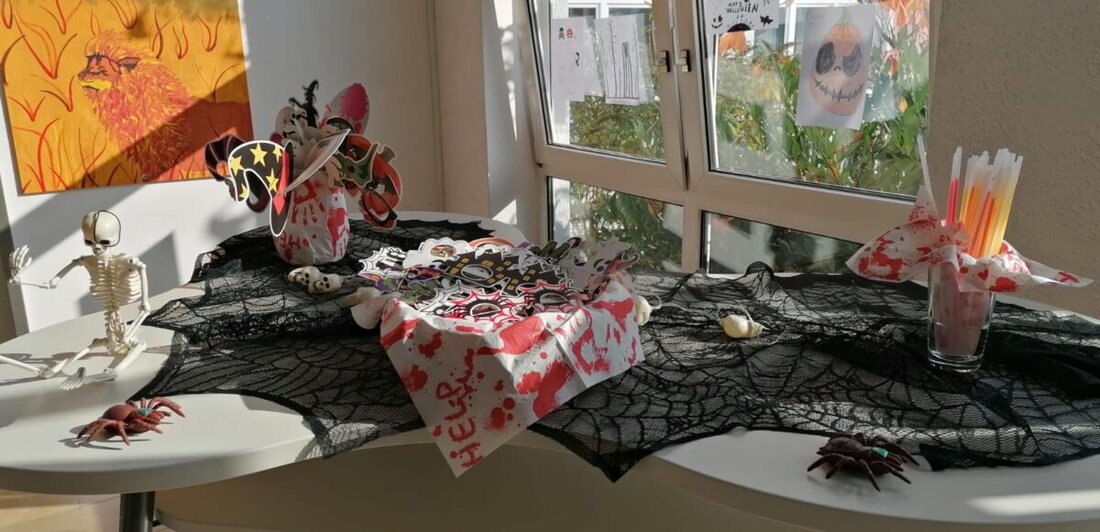 Eschenbach. Am 24. Oktober 2024 feierten Schüler der Wirtschaftsschule Eschenbach eine Halloween-Party mit Spielen und Snacks. Die Veranstaltung war ein voller Erfolg und bot viel Spaß und Spannung.