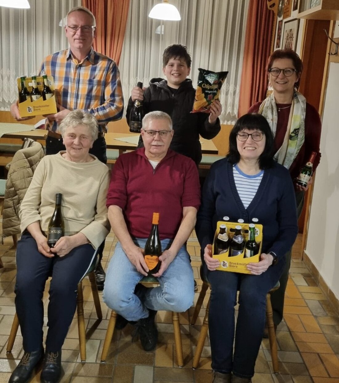 Seugast. Die Schützengesellschaft „Gut Ziel“ startete mit einem Glücksschießen ins Jahr 2026. Mehr als 20 Schützen traten an, Siegerin wurde Edith Prösl; Termine: 23. Januar, 31. Januar und 6. Februar.