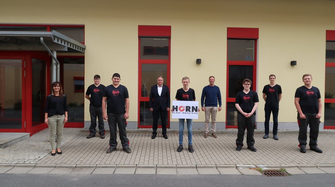 Plößberg. Bei der Firma Horn Glass Industries AG starteten am 1. September sechs junge Menschen ins Berufsleben. Sie wurden an ihrem Arbeitsplatz willkommen geheißen. Die zukünftigen Fachkräfte wurden am 1. [&hellip;]