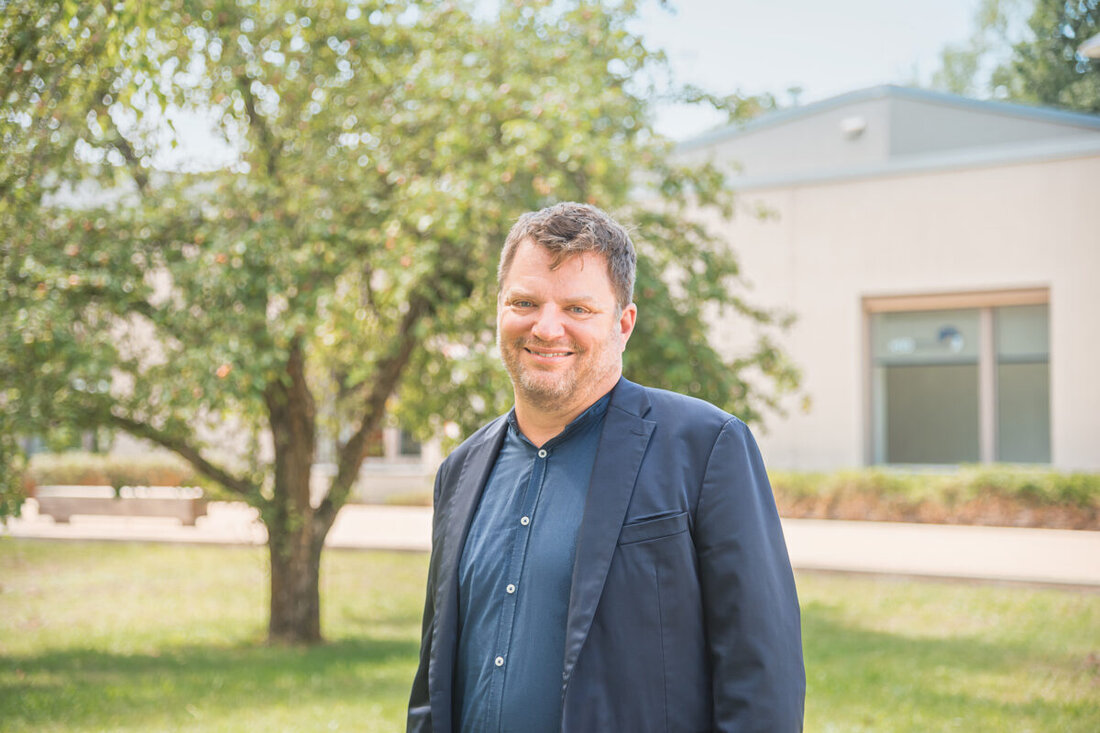 Regensburg. Die HSD Hochschule Döpfer lädt zu einer kostenfreien Veranstaltungsreihe mit dem Titel „Psychology meets Social Work“ ein. Diese Reihe gewährt wertvolle Einblicke in beide Fachbereiche und ermöglicht den Teilnehmenden, praxisrelevante Themen aus den Disziplinen kennenzulernen. 