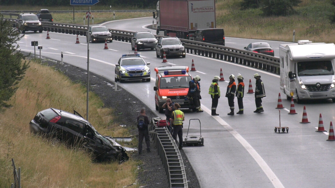 Windischeschenbach. Nach plötzlichem Hagelschauer auf der A93 hat es innerhalb von Minuten fünf Mal gekracht. 